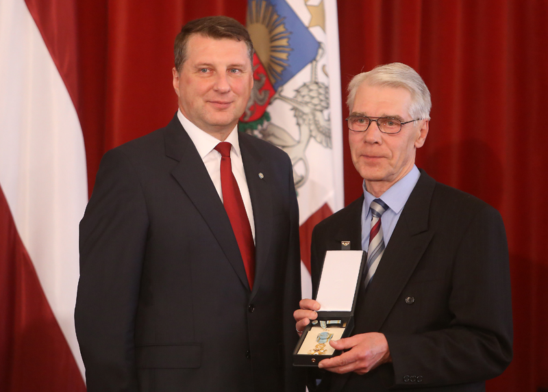 Triju Zvaigžņu ordenis pasniegts “Jurista Vārda” fotokorespondentam Borisam Koļesņikovam